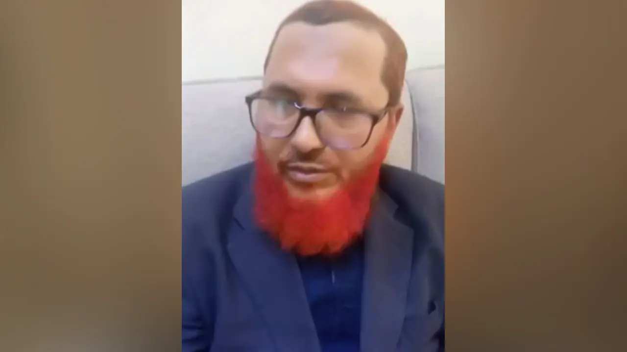 বিপুল টাকাসহ বিমানবন্দরে জেলা জামায়াতের আমির আটক