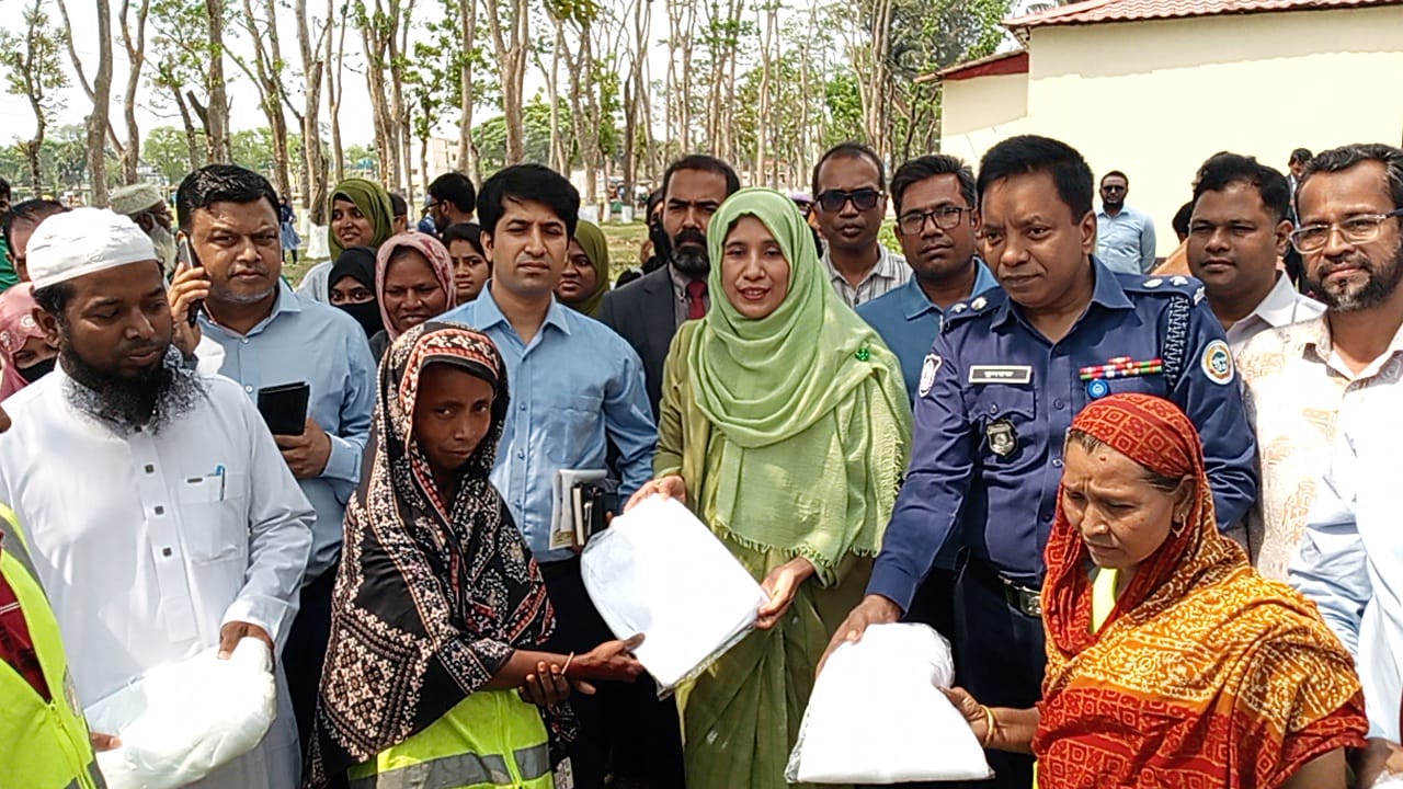 বরগুনায় ডেঙ্গুসহ মশাবাহিত রোগ প্রতিরোধে জেলা প্রশাসনের র‍্যালি ও পরিচ্ছন্নতা অভিযান!