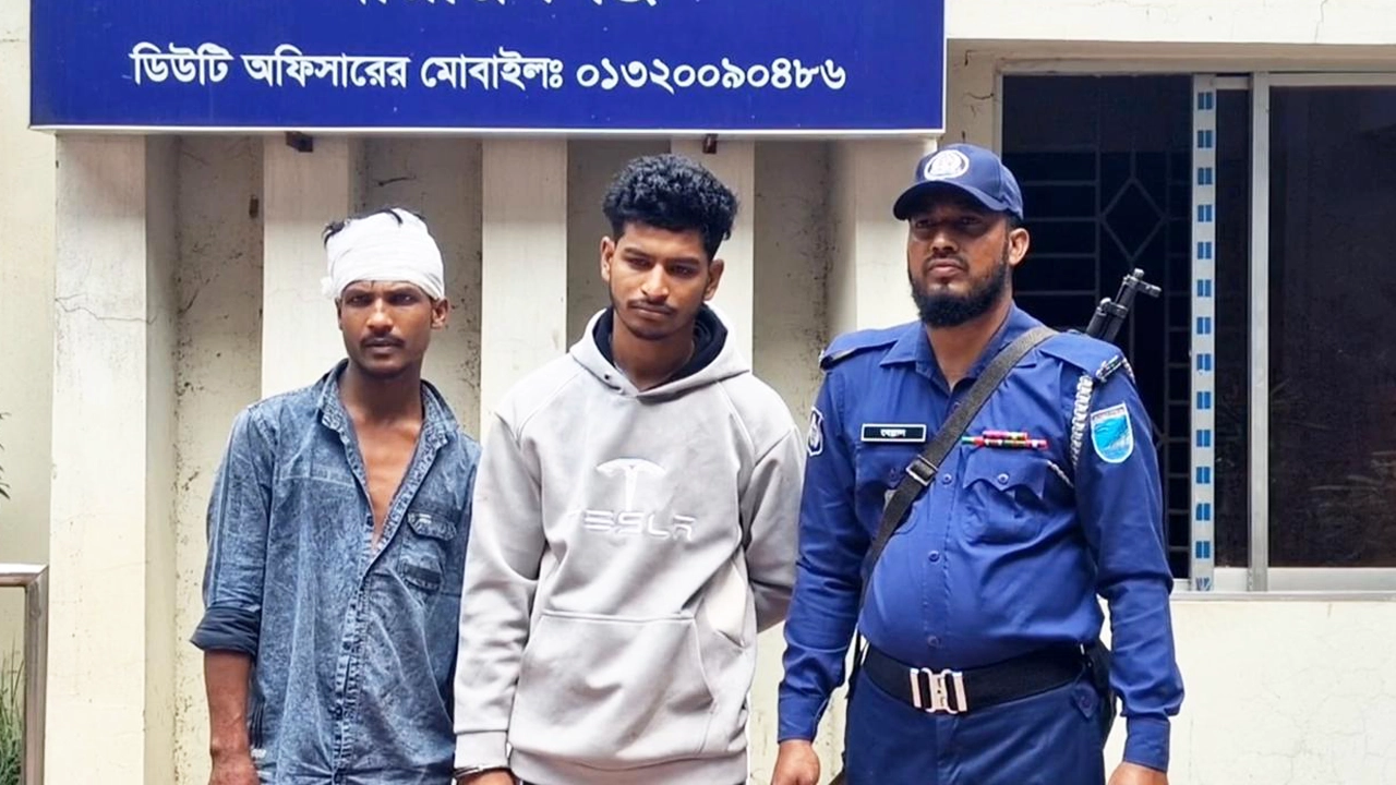 স্বামীকে অস্ত্রের মুখে জিম্মি করে স্ত্রীকে ধর্ষণ, গ্রেপ্তার ২