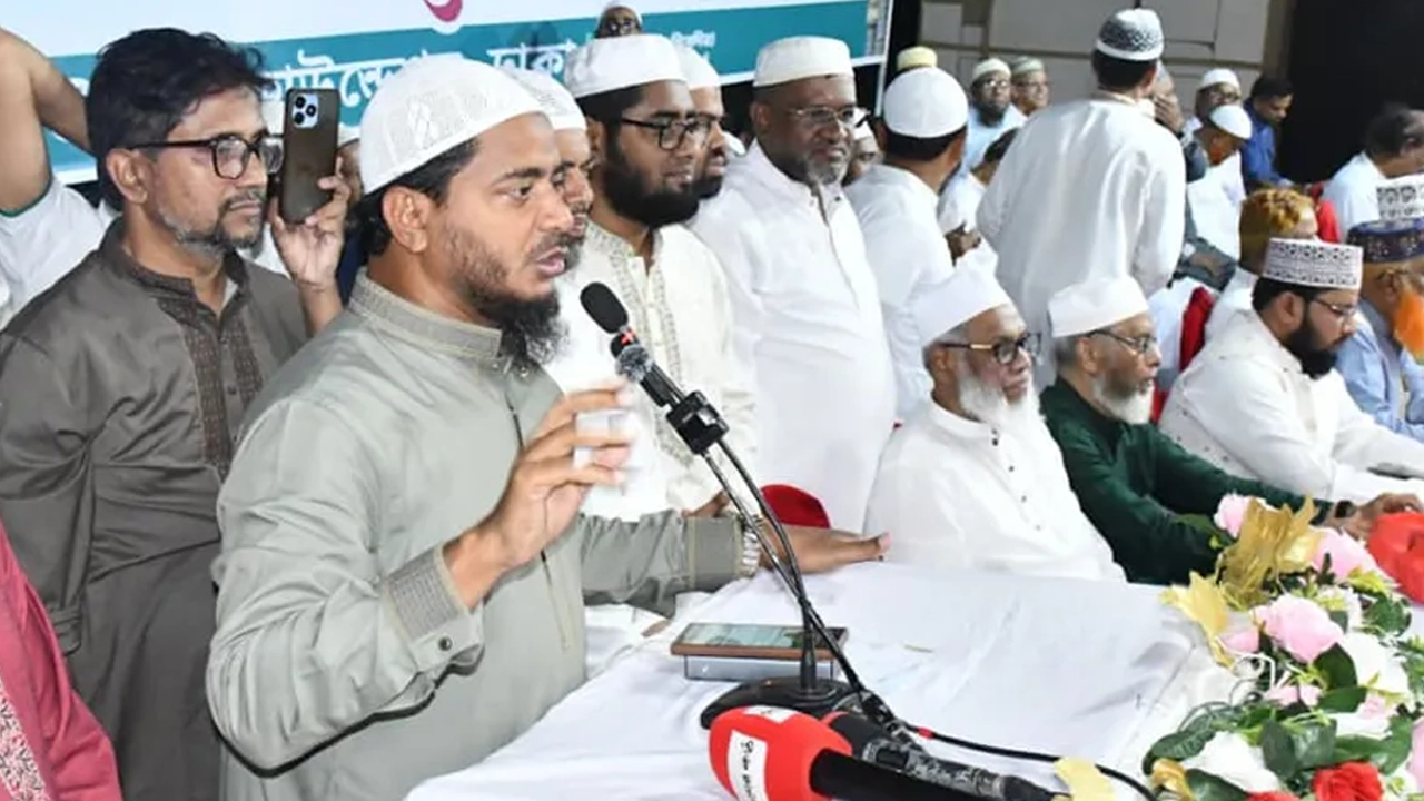 বাউফল ফাউন্ডেশনের আলোচনা সভায় বক্তব্য দেন পটুয়াখালী-২ আসনের সংসদ সদস্য ড. শফিকুল ইসলাম মাসুদ। ছবি: সংগৃহীত